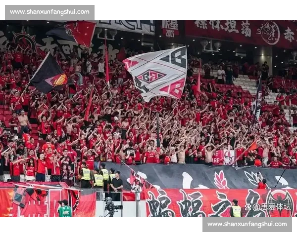 中超：2-2 绝平！青岛西海岸阻击成都蓉城登顶